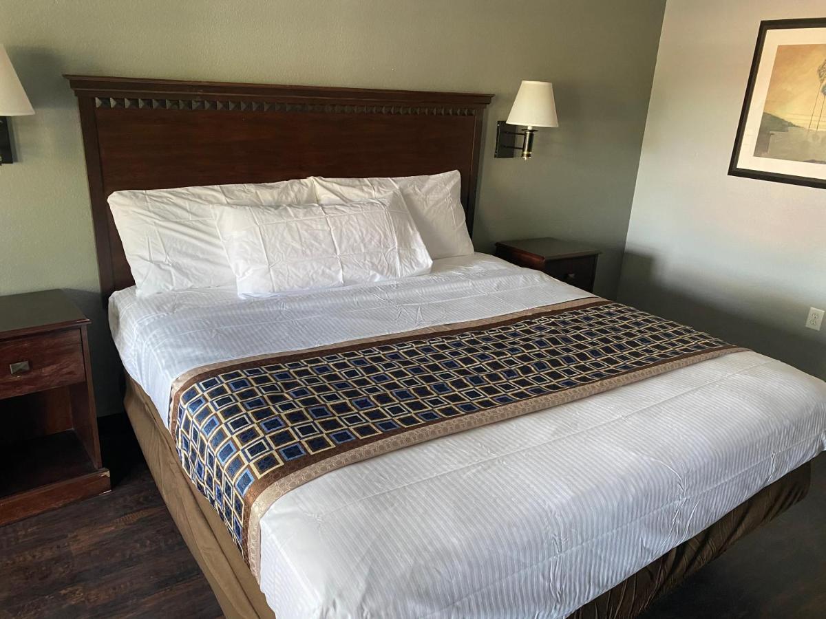 Americas Best Value Inn - Гейнсвил Екстериор снимка