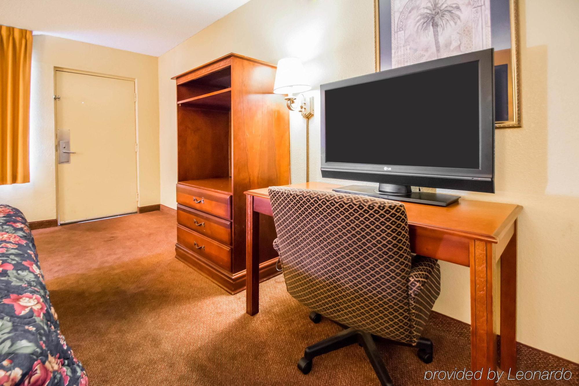 Americas Best Value Inn - Гейнсвил Екстериор снимка